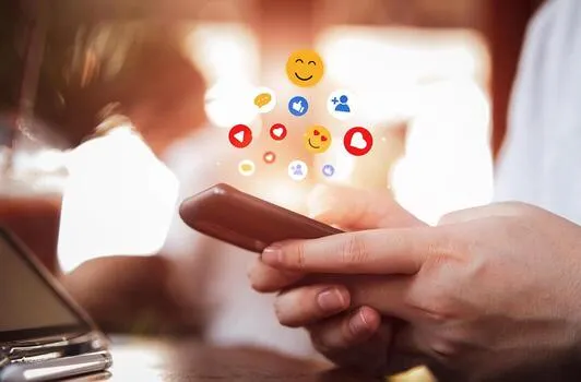Telefon i social media